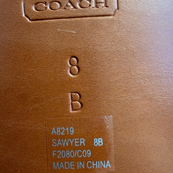 Coach Sandals Size 38 EU: ElegantLeather Design. - Picture 6 of 7